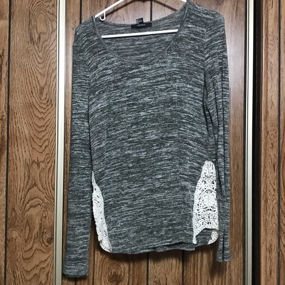 Long sleeve sweater-size medium